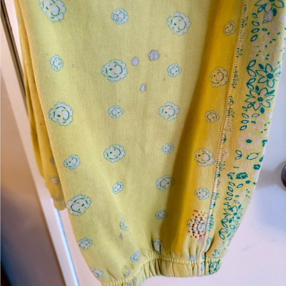 Magnolia Pearl Floral Joggers Pants - Picture 7 of 13